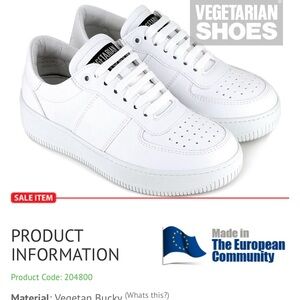 White chunky sneaker